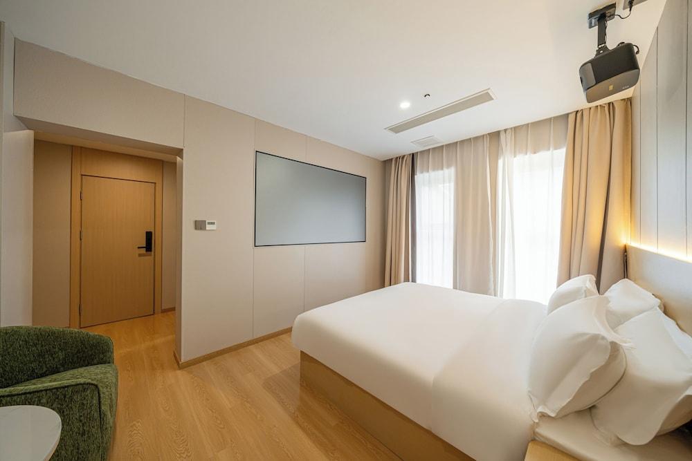MEI DI DU JIA HOTEL Room Type - Standard Double Room, Courtyard View MEI DI DU JIA HOTEL Room Type - Standard Double Room, Courtyard View