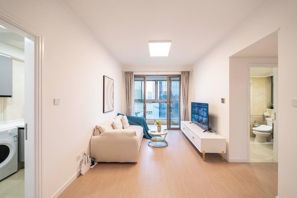 Tyms Stylish 1BR APT Yucui Garden - Tap to explore photos