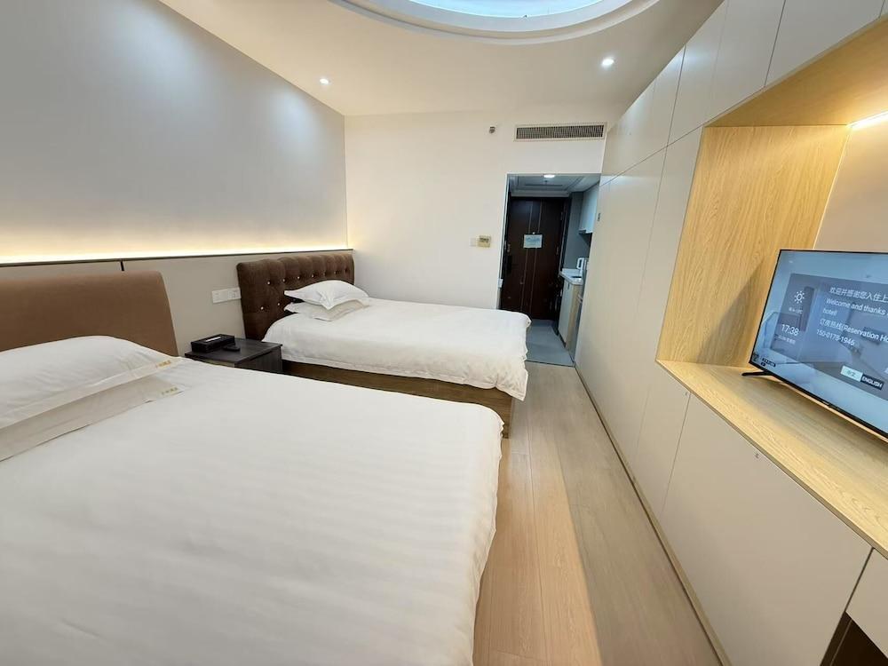 Shanghai Clivia Junlan Hotel Room Type - Executive Twin Room, City View