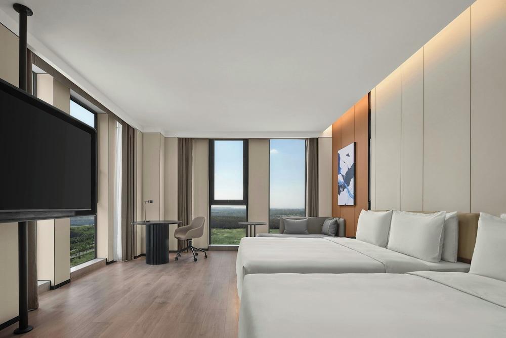 Fairfield By Marriott Shanghai Qingpu Room Type - Family Room, 1 King Bed, Garden View