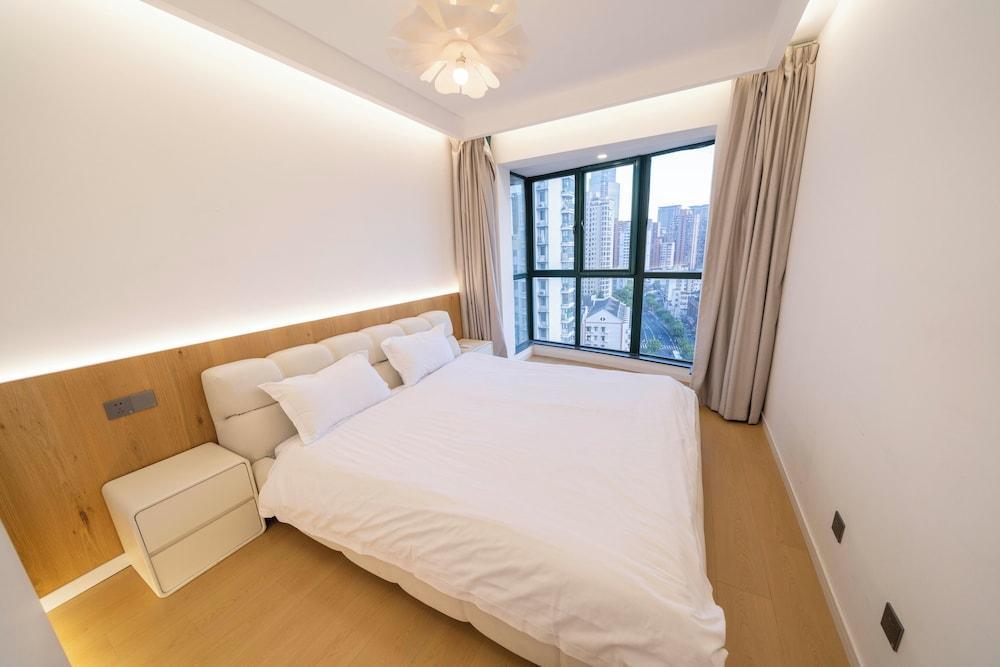 Zhome- Riverside Garden Fine Apt - Tap to explore photos