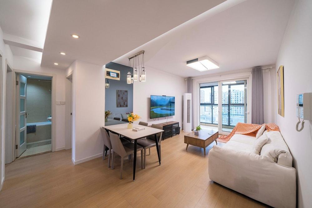 Tyms Changning Spacious 3BR 2BA APT Room Type - Superior Apartment, 3 Bedrooms, Kitchen, City View