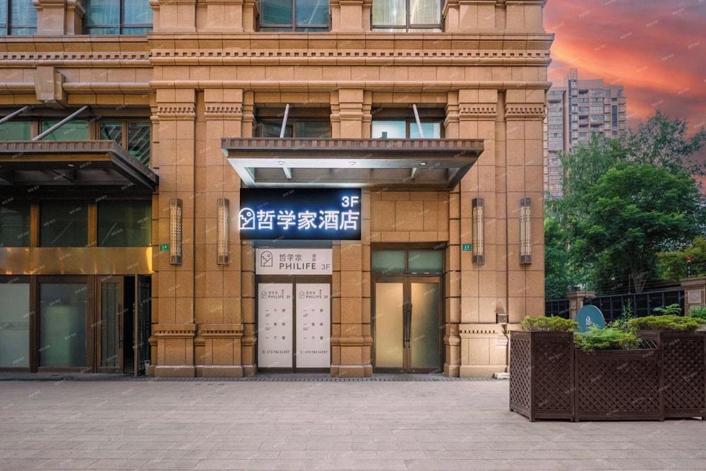 Philosopher Hotel