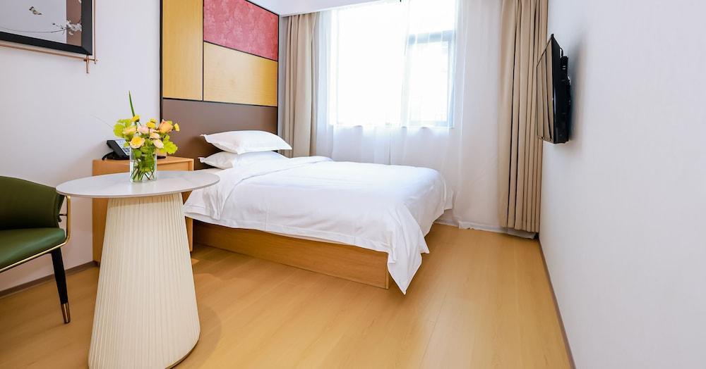 Floral Hotel Room Type - Basic Room