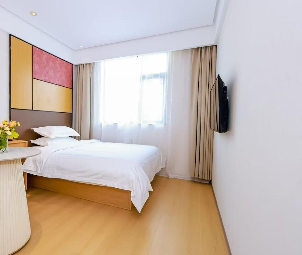 Floral Hotel Room Type - Classic Room