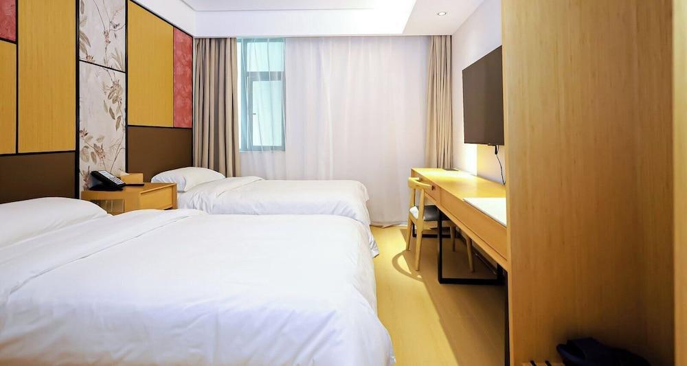 Floral Hotel Room Type - Family Room