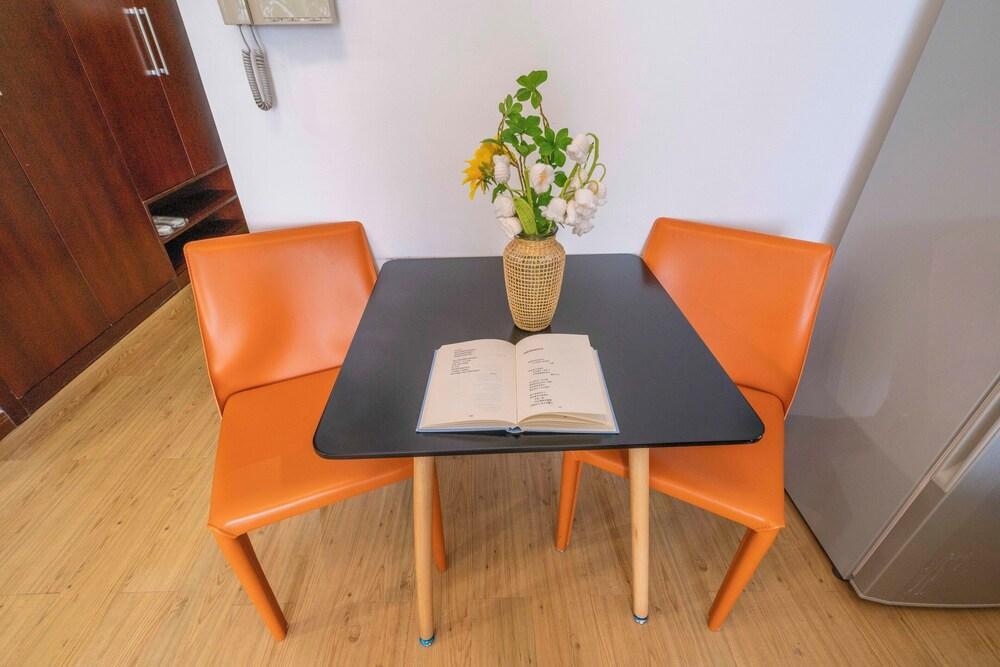 Tyms Xujiahui Stylish 1BR APT - Tap to explore photos