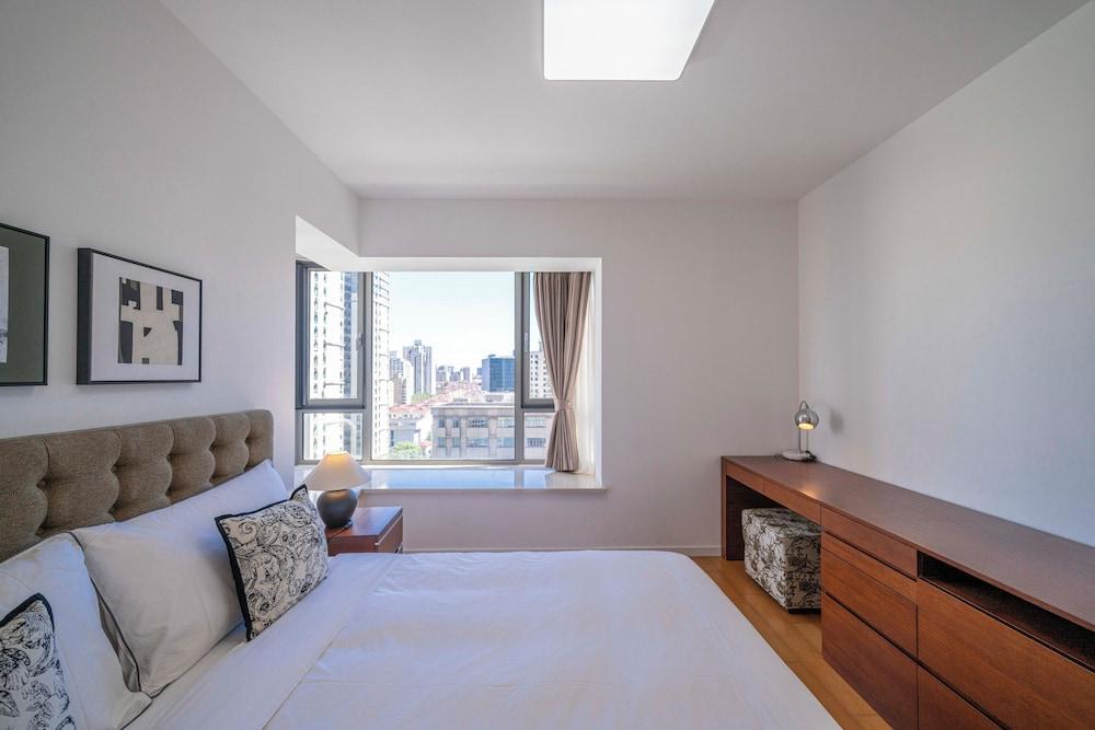 Tyms Elegant 2BR 1BA Apt Walk to Malls Room Type - Superior Apartment, 2 Bedrooms, Kitchen, City View