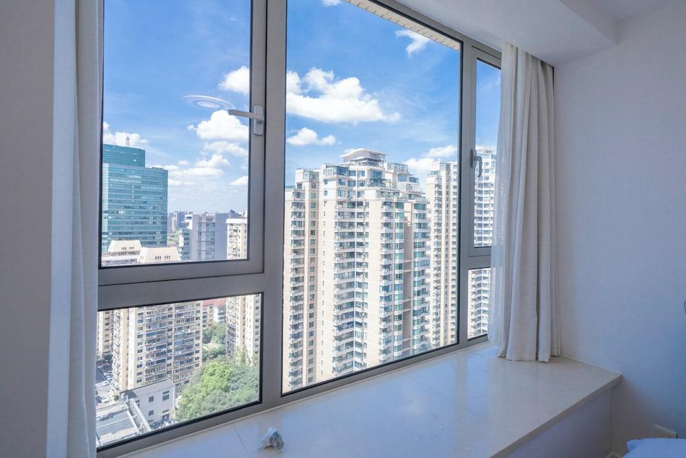 Tyms Family 3BR 2BA Apt Xujiahui Metro - Tap to explore photos