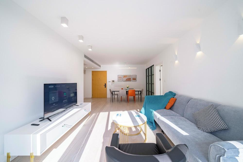 Tyms Xujiahui 2BR Apt Near Metro - Tap to explore photos