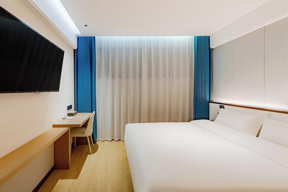 qingle hotel Room Type - Standard Double Room