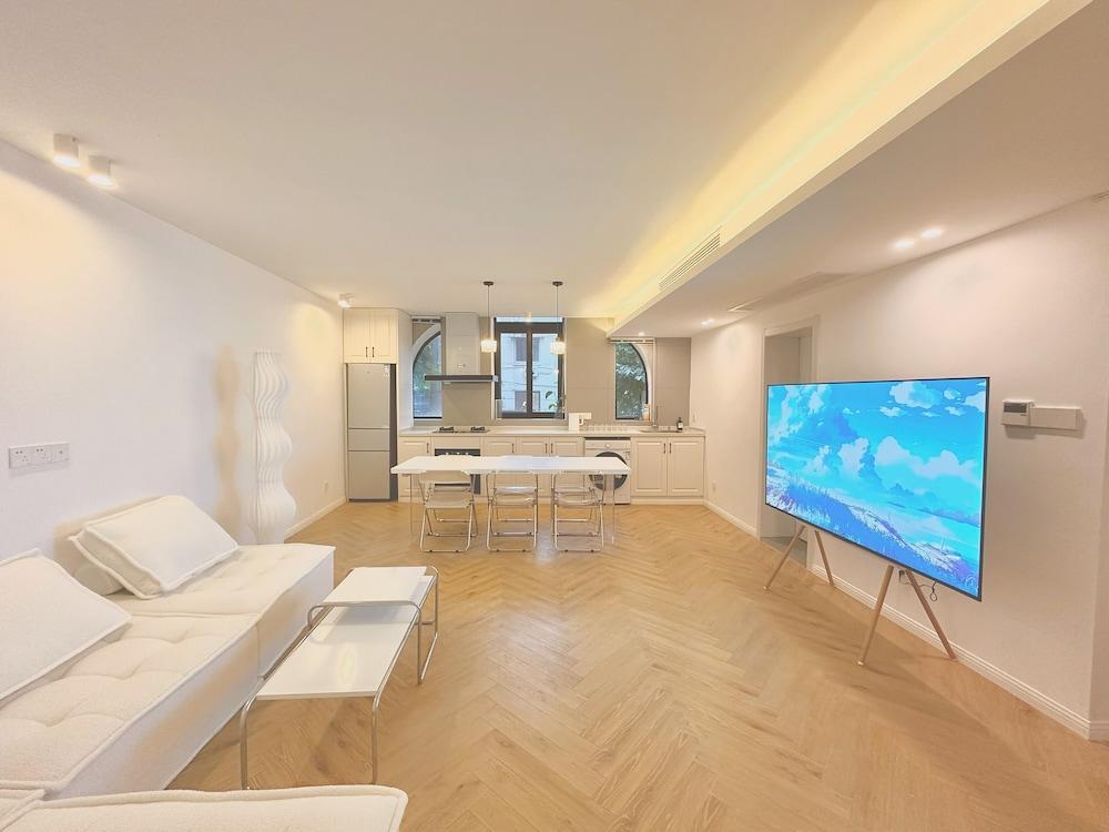 ZHome-Three floors 4 bedrooms Room Type - Cabin ZHome-Three floors 4 bedrooms Room Type - Cabin
