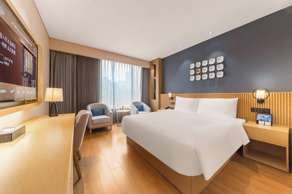 Crystal Hotel Shanghai The Bund Yu Garden - Tap to explore photos