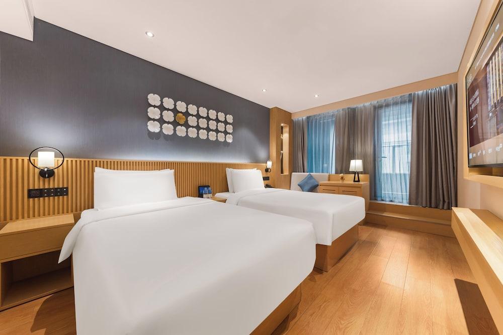 Crystal Hotel Shanghai The Bund Yu Garden Room Type - Deluxe Twin Room, Patio, City View Crystal Hotel Shanghai The Bund Yu Garden Room Type - Deluxe Twin Room, Patio, City View