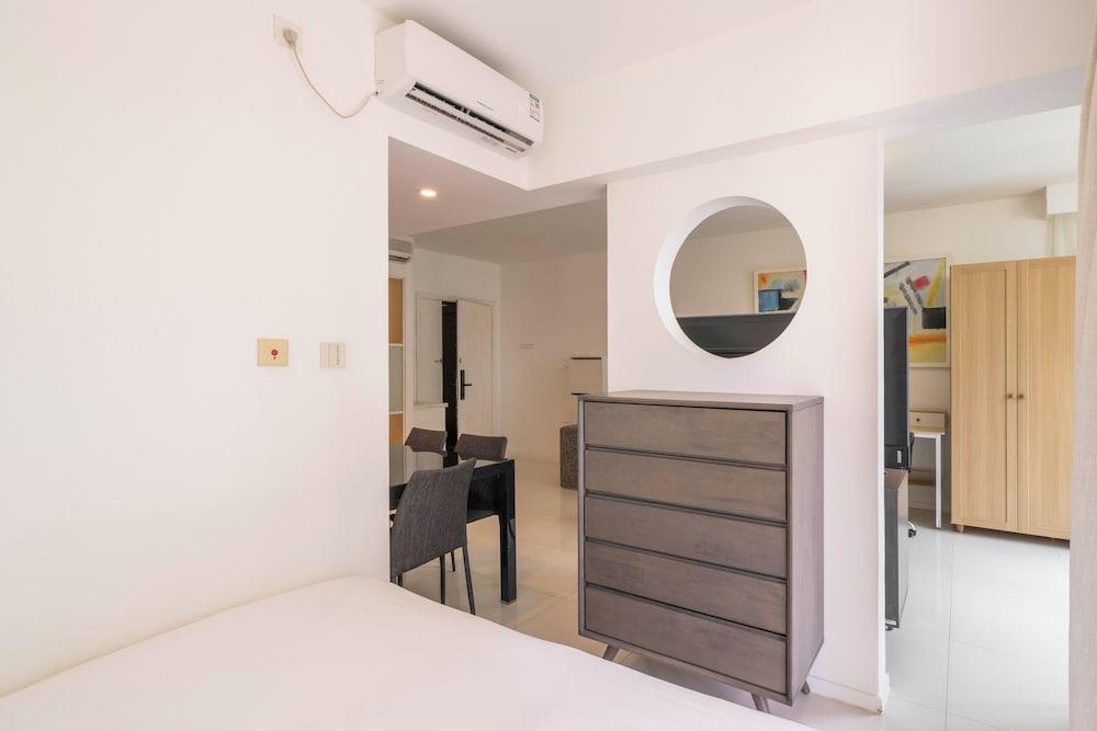 Tyms Xujiahui Elegant 1BR APT - Tap to explore photos
