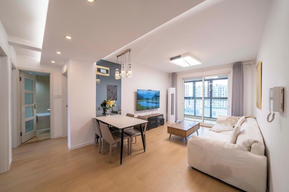 Tyms Family APT Spacious 3BR for Groups & Families Room Type - Superior Apartment, 3 Bedrooms, Kitchen, City View Tyms Family APT Spacious 3BR for Groups & Families Room Type - Superior Apartment, 3 Bedrooms, Kitchen, City View