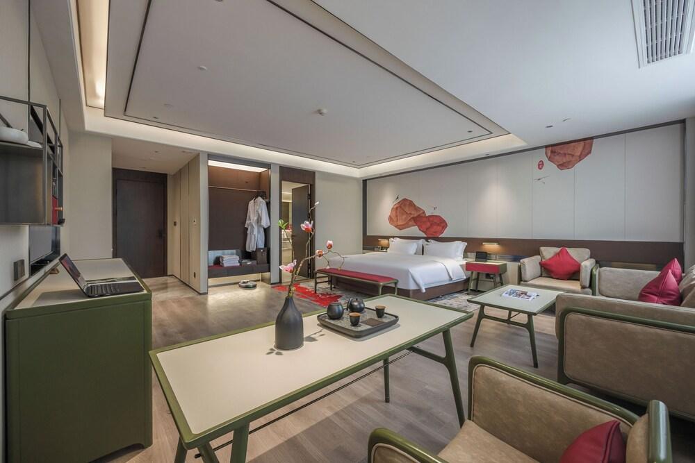 Shanghai Lanshu International Hotel Room Type - Deluxe Double Room, City View