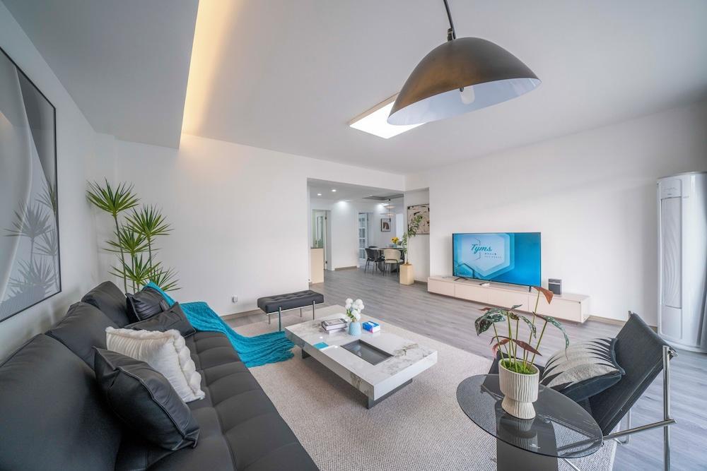 Tyms 3BR 2BA Apt near Xujiahui Metro - Tap to explore photos
