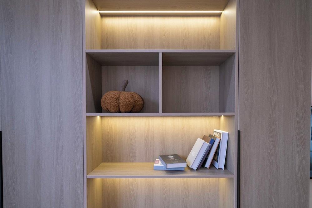Book and Bed-QuYang Road - Tap to explore photos