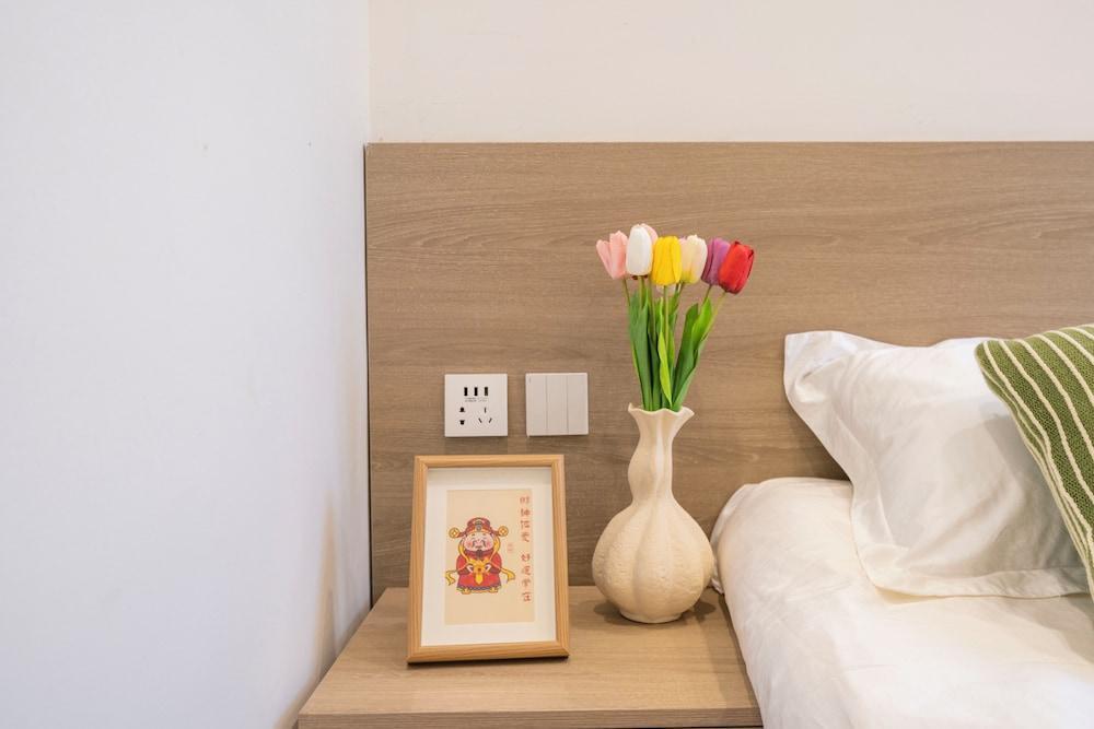 Book and Bed-QuYang Road - Tap to explore photos