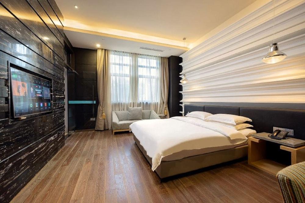 M Man Hotel Room Type - Comfort Twin Room