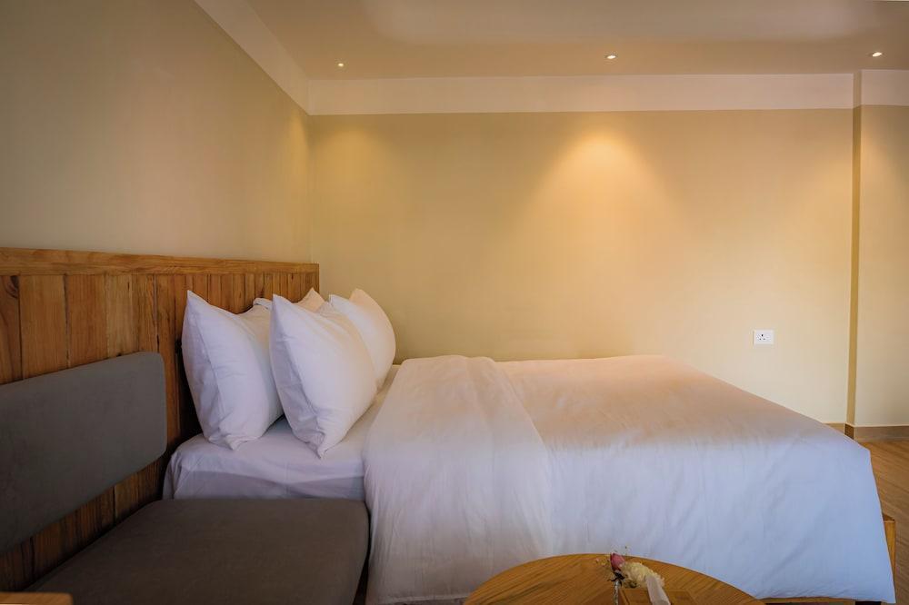 31 Park Hotel Room Type - Deluxe Double Room