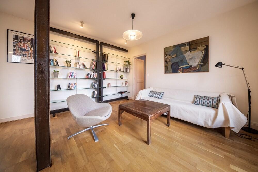 Eiffel Tower View.Elegant 2BR apt, Heart of Montmartre-EIFA-V-A-P - Tap to explore photos