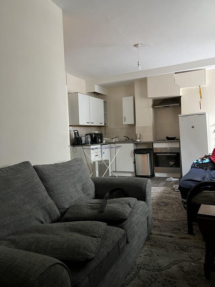 Amazing Flat Central Located - Tap to explore photos