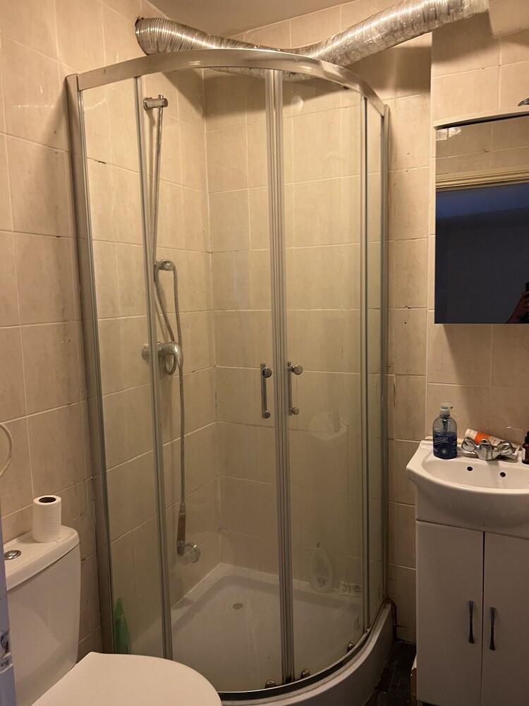 Amazing Flat Central Located - Tap to explore photos