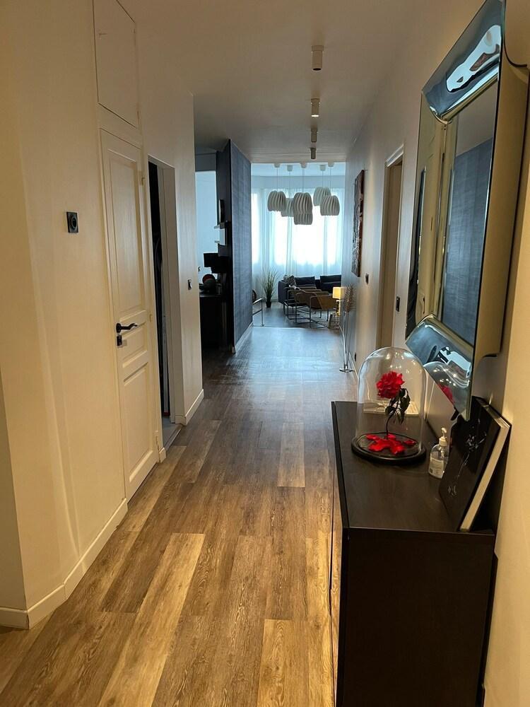 Apartment next to Champs Elysees 6P - Tap to explore photos
