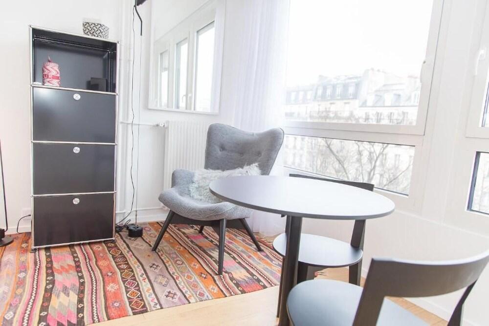 Apartment on Boulevard Raspail - Tap to explore photos