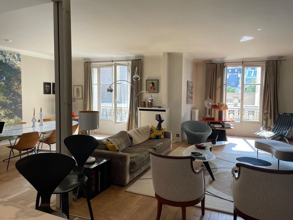 Appartement Standing Proche Trocadero - Tap to explore photos
