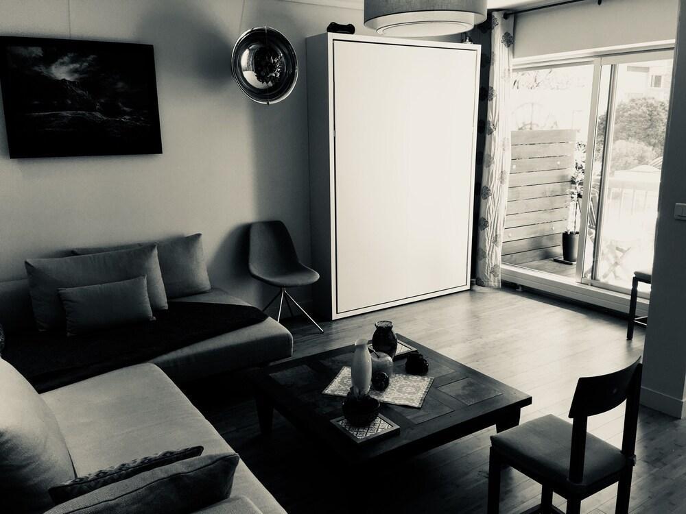 Apartment with terrace, on garden (new) - Tap to explore photos