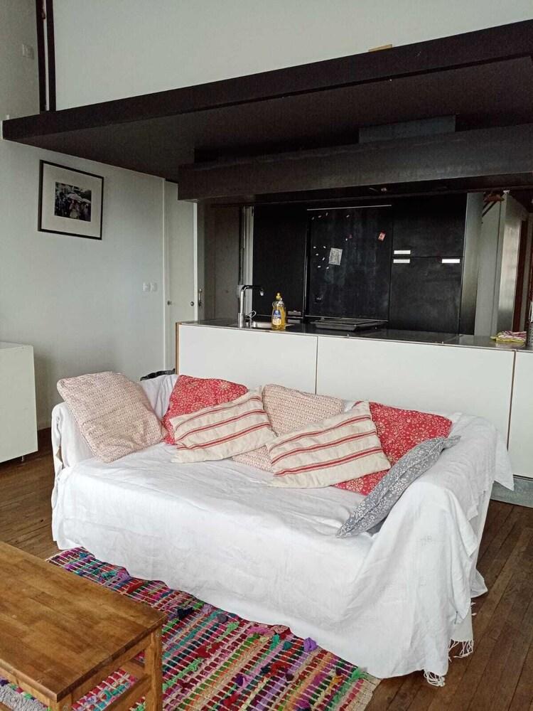 BEAUTIFUL DUPLEX WITH VIEW OF PARIS