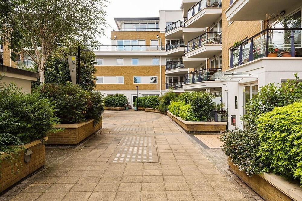 Attractive 2 Bed in Anchor House