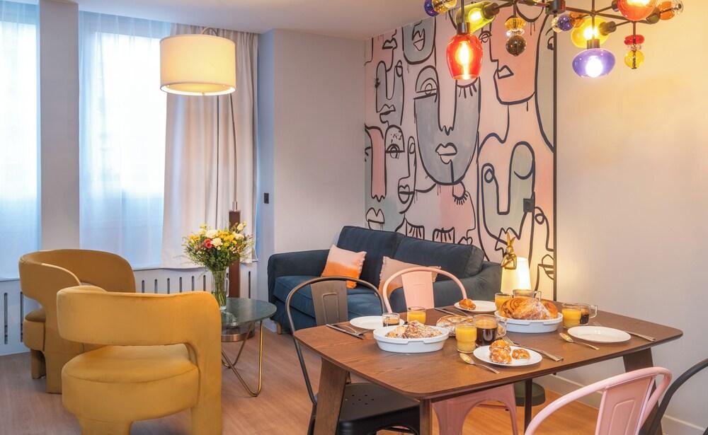 Appartment Deluxe - West Paris Suite - Tap to explore photos