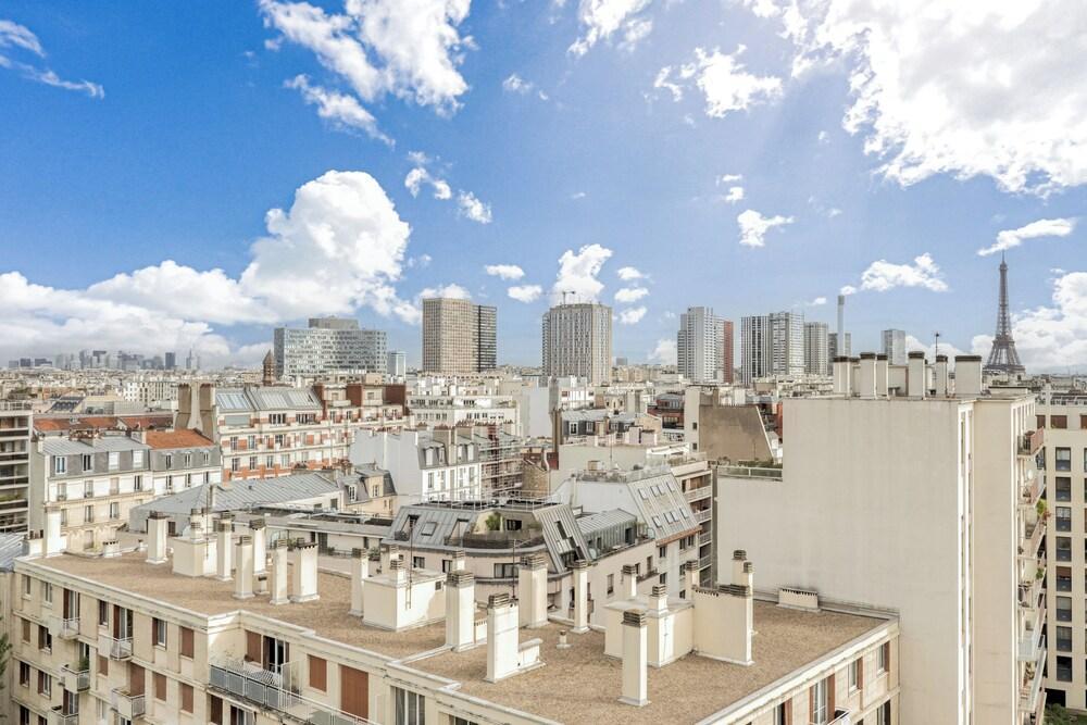 Apt 60m² with balcony, Eiffel Tower view from room, ideal for 4 persons