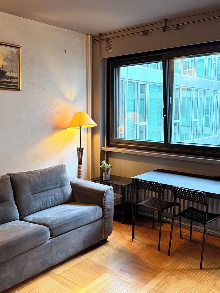 Central Cozy Apartment Paris 2nd District - Tap to explore photos