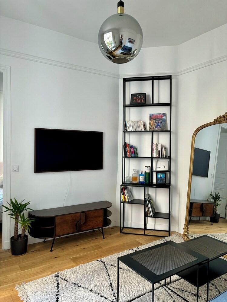 Charmant Appartement Paris - Tap to explore photos