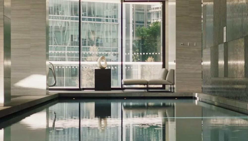Canary Wharf Spacious Luxury Apartment - Tap to explore photos