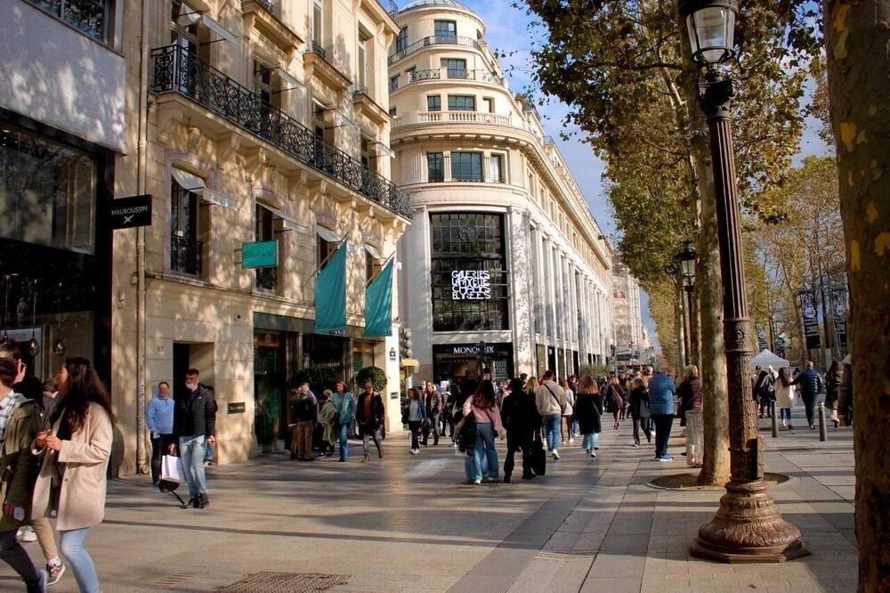 Champs Elysees - Arc de Triomphe Cozy Studio in Paris 8