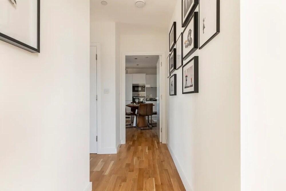 Charming and Spacious with Breathtaking London Skyline Views