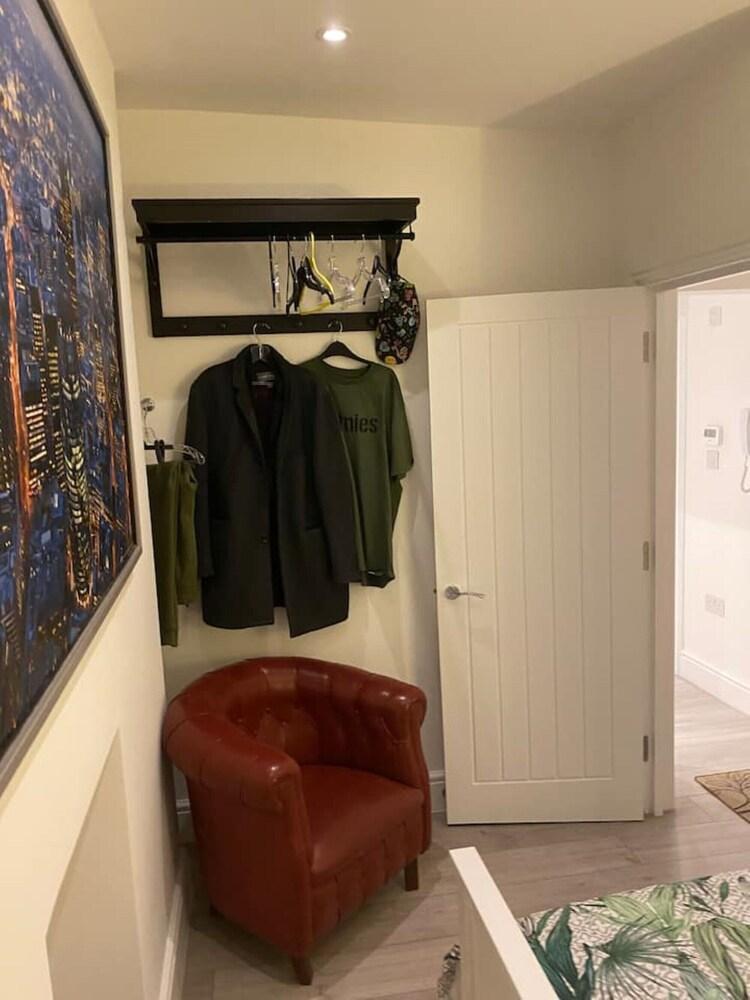 Central London Basement Apartment