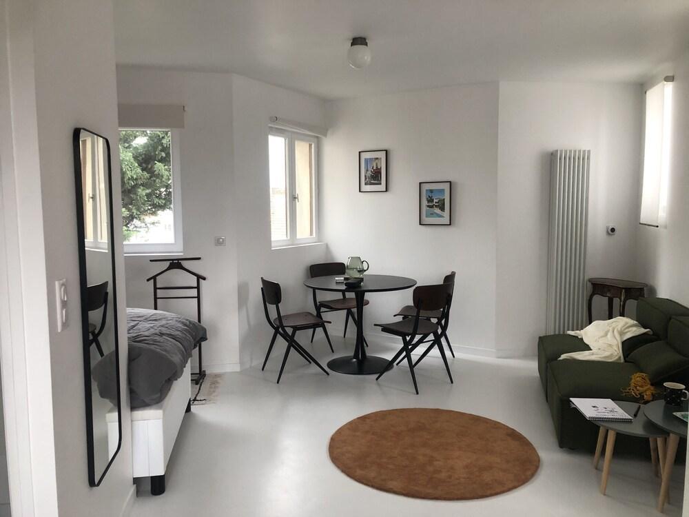 Charmant Studio Disponible JO 2024 - Tap to explore photos