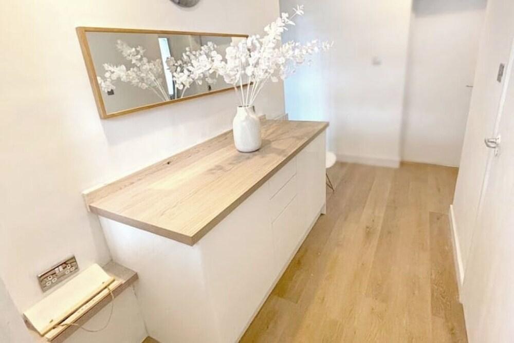 Chic 2 BR Central London - Battersea
