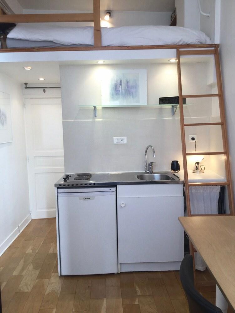 Charming studio in the Marais - Tap to explore photos