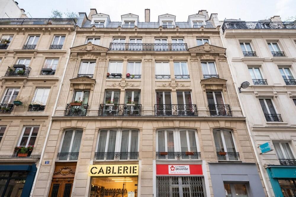 Chic & Cozy Studio near Pigalle - Fully Equipped