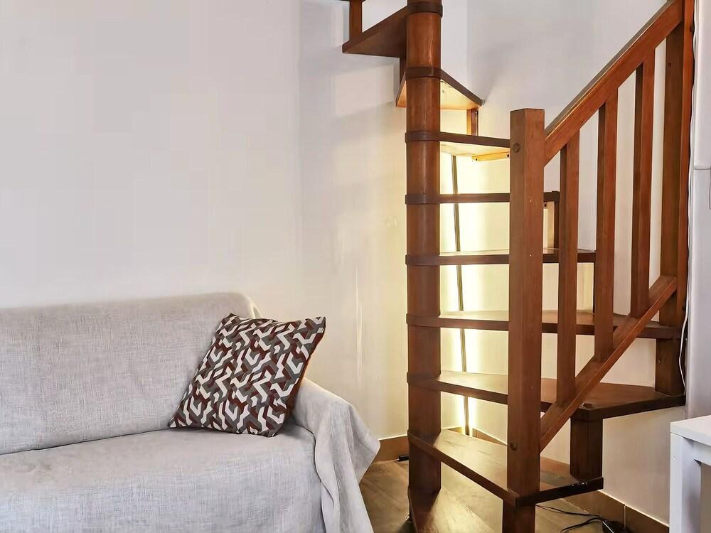 Charming Duplex Loft with Elevator / Sleeps 4 - Tap to explore photos