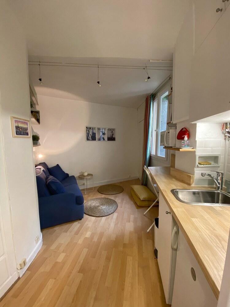 Charming Golden Gate studio - Tap to explore photos