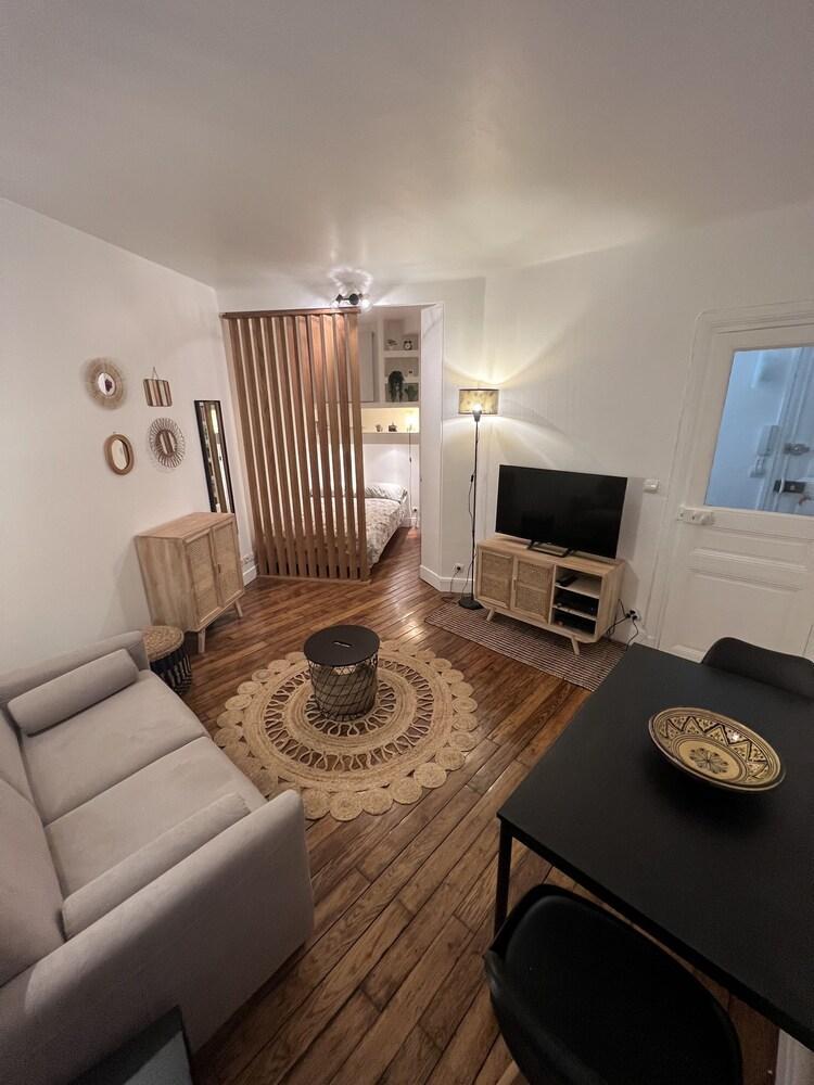 Charming Parisen Studio